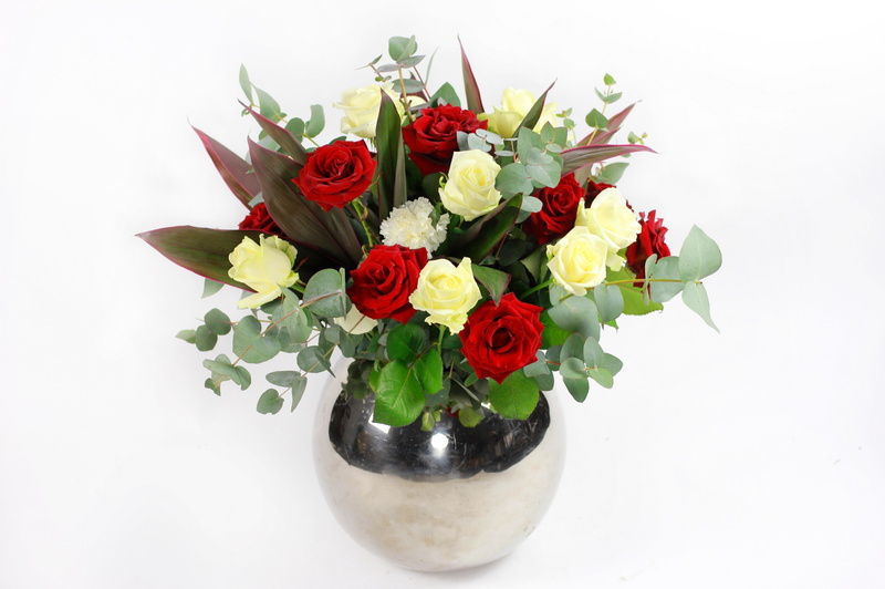 flowers, 5K, bunch of flowers, flower Head, blossom, multi Colored, green Color, petal, decoration, yellow, roses, vulnerability, nature, celebration