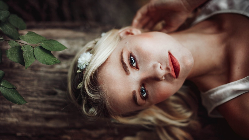fashion, enjoyment, portrait, outdoors, young Adult, plant part, copy Space, smiling, part Of, close-up, women outdoors, child, woman, white, hairstyle