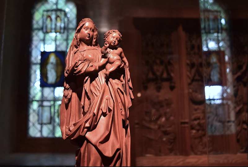 museum, art and craft, Architecture, church, cathedral, famous Place, christianity, 1080P, male likeness, indoors, artwork, historic, focus on foreground