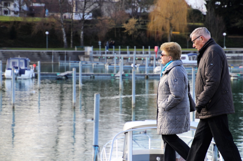 water surface, day, rest, the person, male, woman, he was suppressed, adult, two people, weekend, 5K, men, glasses, three quarter length, reverie, vacations