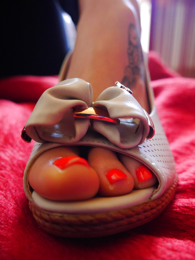 tattoo, 4K, feet, shoes, painted nails