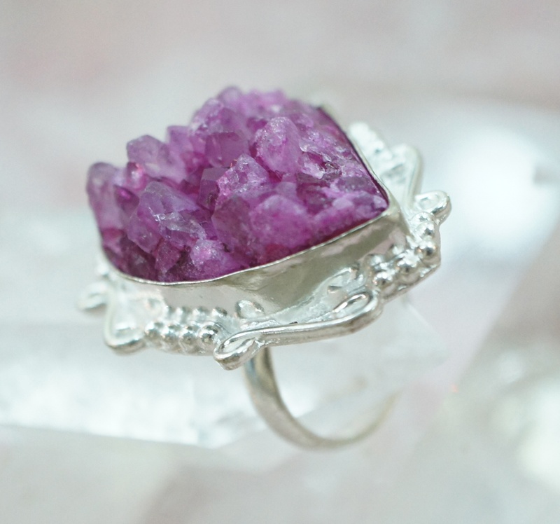freshness, no people, jewelry, stones, plant, gem, photo, point, flower, solar quartz, quartz, still life, focus on foreground, beauty in nature, ring