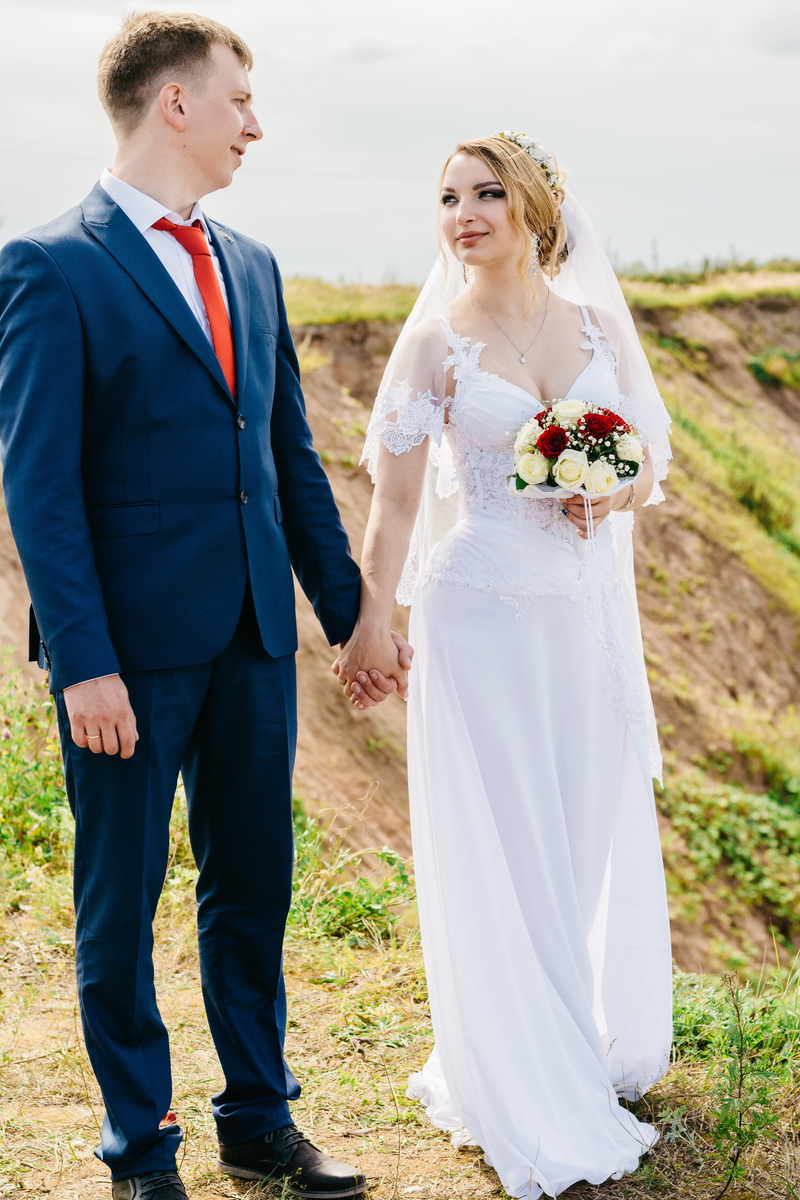 groom, wedding, people, veil, two, adult, wear, man, married, emotion, hands, romantic, standing, event, flower arrangement, women, dress, real people