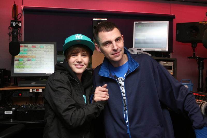 justin, celebrity,  radio, radio, justin bieber, singer, bieber, colleague, 2K