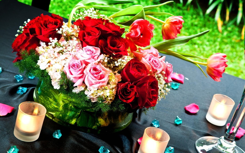 petals, love, wedding, beauty in nature, arrangement, flower Head, decor, composition, red, pink, decoration, gift, vulnerability, candles, candle, roses