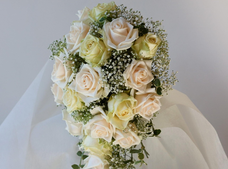 yellow, celebration, gypsophila, beauty in nature, elegance, rose - Flower, bunch of flowers, roses, flower head, decoration, bride, arrangement, white color
