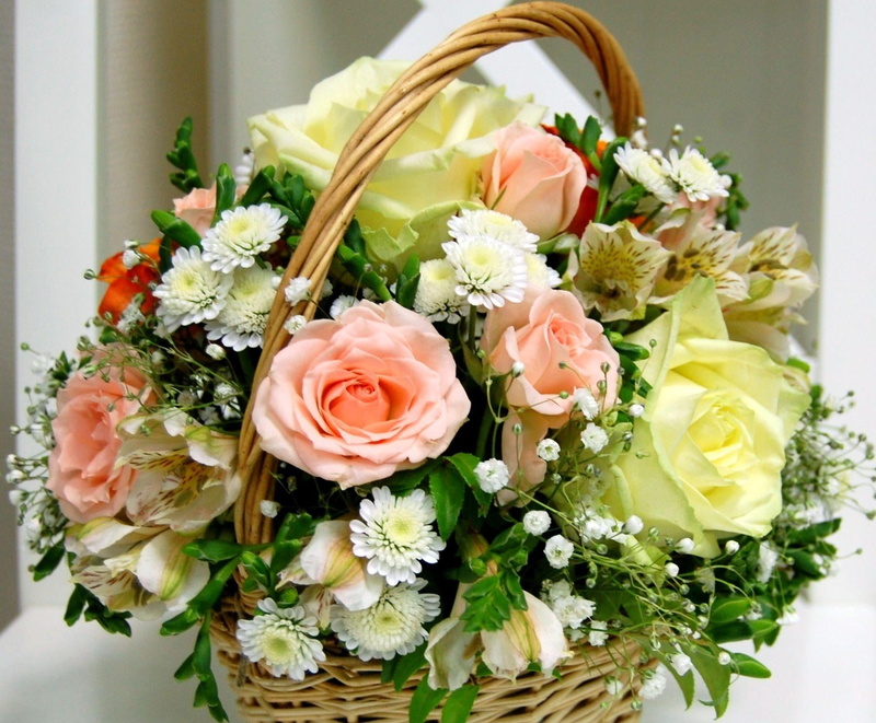 pink, vulnerability, romance, vase, close-up, backgrounds, love, beauty, valentines Day - Holiday, yellow, basket, day, flower Head, indoors, wicker, gypsophila