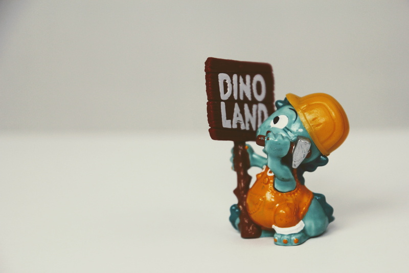 communication, Dino Land, fun, studio shot, close-up, 5K, collection, single object, dino, copy space, construction worker helmet, figurine, toys, überraschungseifigur