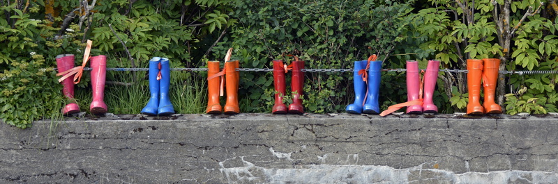pairs, orange, rain, tree, boots, rainy weather, seven, concrete, banner, header, security, architecture, red, wall, variation, 4K, series, shoes, gray