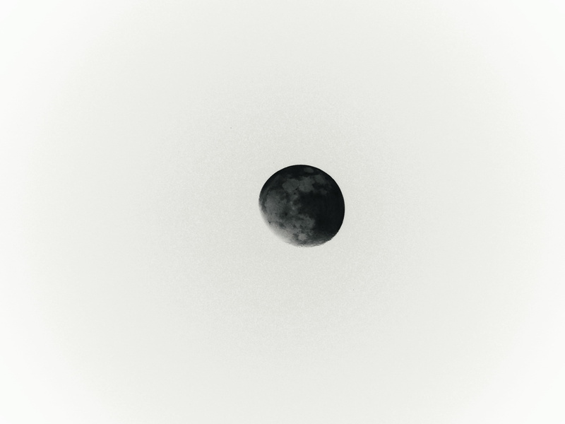 clear sky, scenics - nature, low angle view, sky, planetary moon, 4K, night, inverse, tranquil scene, space, shape, space and astronomy, moon, astronomy