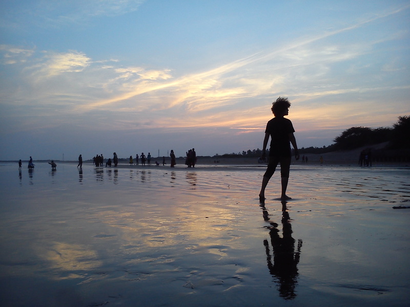 2K, sunrise, non-urban scene, scenics - nature, sky, cloud - sky, siluets, silhouette, reflection, standing, water, people, males, horizon, sunset, nature