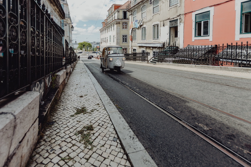 5K, train - vehicle, rail transportation, land vehicle, Europe, city, mode of transportation, outdoors, lisboa, no people, architecture, nature, lisbon