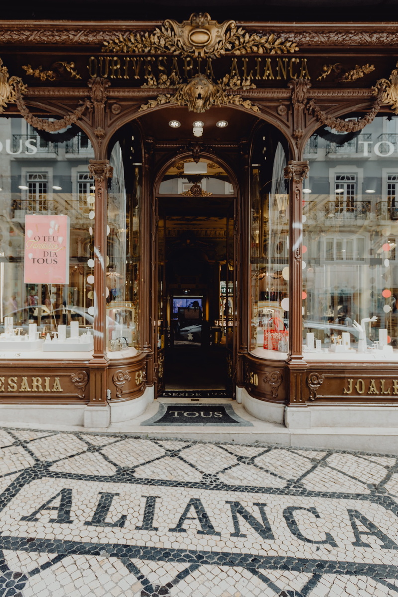 script, portugal, street, 4K, non-western script, building, lisboa, religion, lisbon, built structure, city, Europe, communication, no people, ornate
