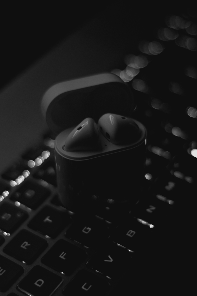 communication, computer keyboard, computer equipment, number, computer hardware, electronic chip, display, no people, hardware, mouse, screen, letter, technology
