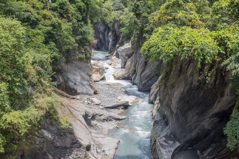 nature, gorge, stone, scenics - nature, flowing water, valley, national park, mountains, tree, growth, motion, scenic, power in nature, day, scenery, travel
