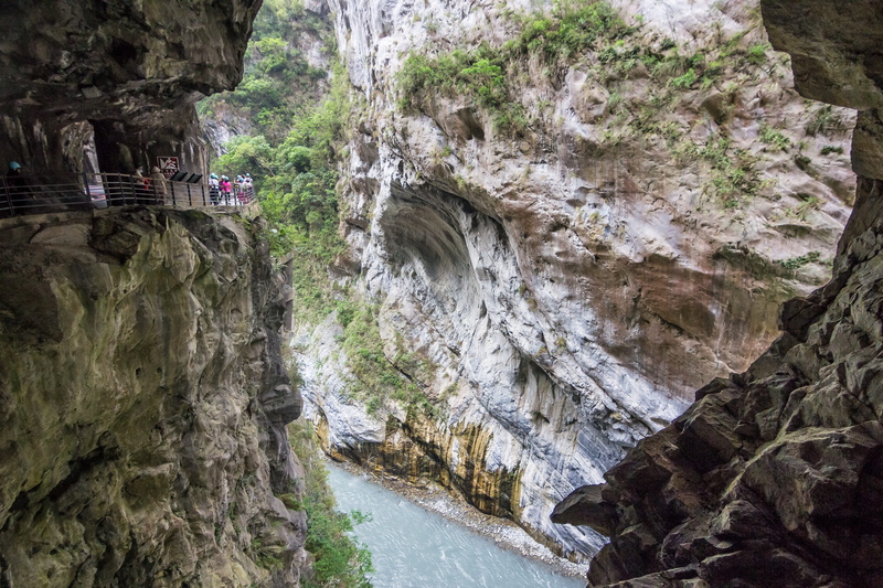 river, Taroko, waterfall, tranquility, tourism, cliff, landscape, attractions, water, rock - object, tourist, mountain, gorge, outdoors, Canyon, travel