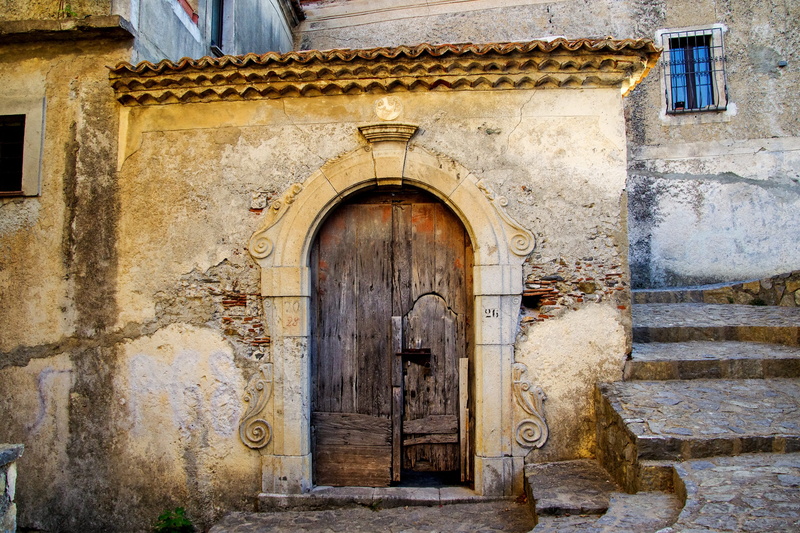 time, history, end, door, travel destinations, building, decadence, old walls, wooden, scalea, day, tourism, protection, daytime, building exterior, closed