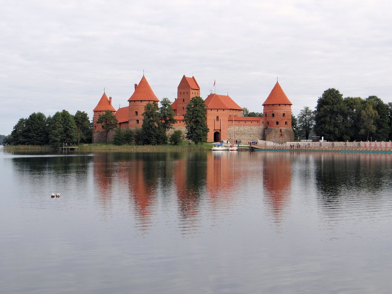 reflection, tree, nature, 4K, the past, lake dusia, brick, lake, plant, water, architecture, built structure, building, historical monument, travel destinations