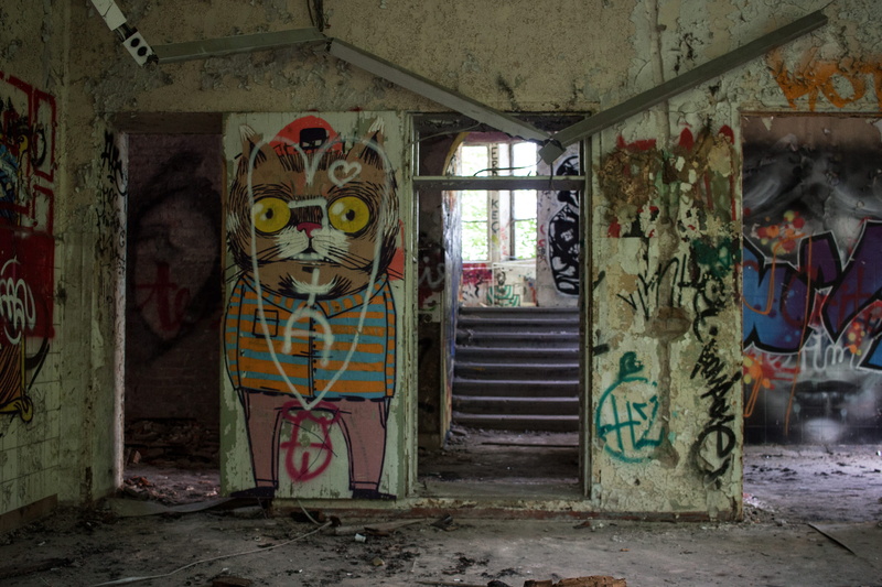 art and craft, creativity, graffiti, ruin, 2K, decline, deterioration, dirty, run-down, demolishion, spooky, abandoned building, indoors, spray, abandoned place