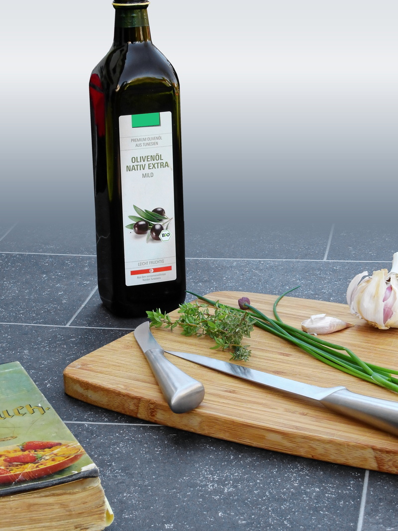 delicious, preparation, kitchen spice, chives, 4K, message, rosemary, healthy, still life, communication, knife, technology, food and drink, oil, herb