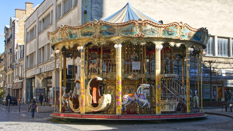 automobile, transportation, amusement park ride, amusement park, building exterior, 13 rue condorcet, theme park, 5K, stretch, carousel horses, architecture