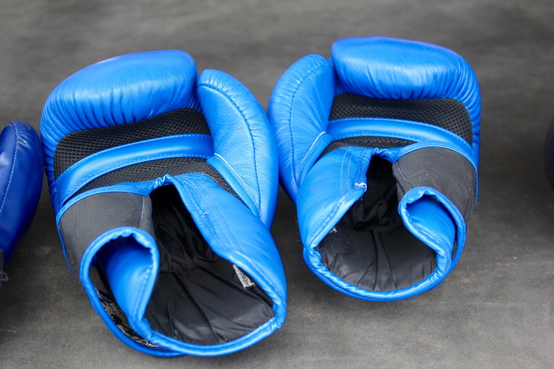 headphones, thai boxing, still life, blue, listening, focus on foreground, discipline, competition, absence, land, day, protection, thailand, outdoors
