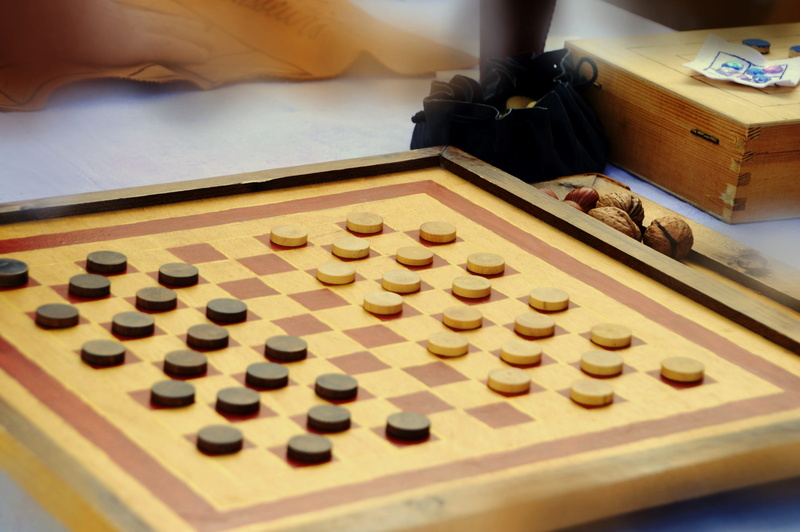 retro, table, former, fun, memory, game, chess piece, chess board, indoors, wood - material, occupation, 2K, selective focus, strategy games, games, no people