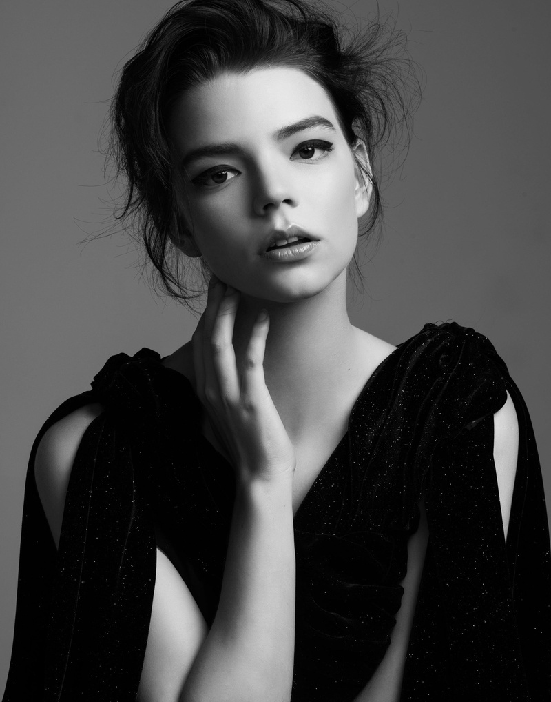 brunette, dark hair, 1080P, women, simple background, actress, short hair, monochrome, Anya Taylor-Joy