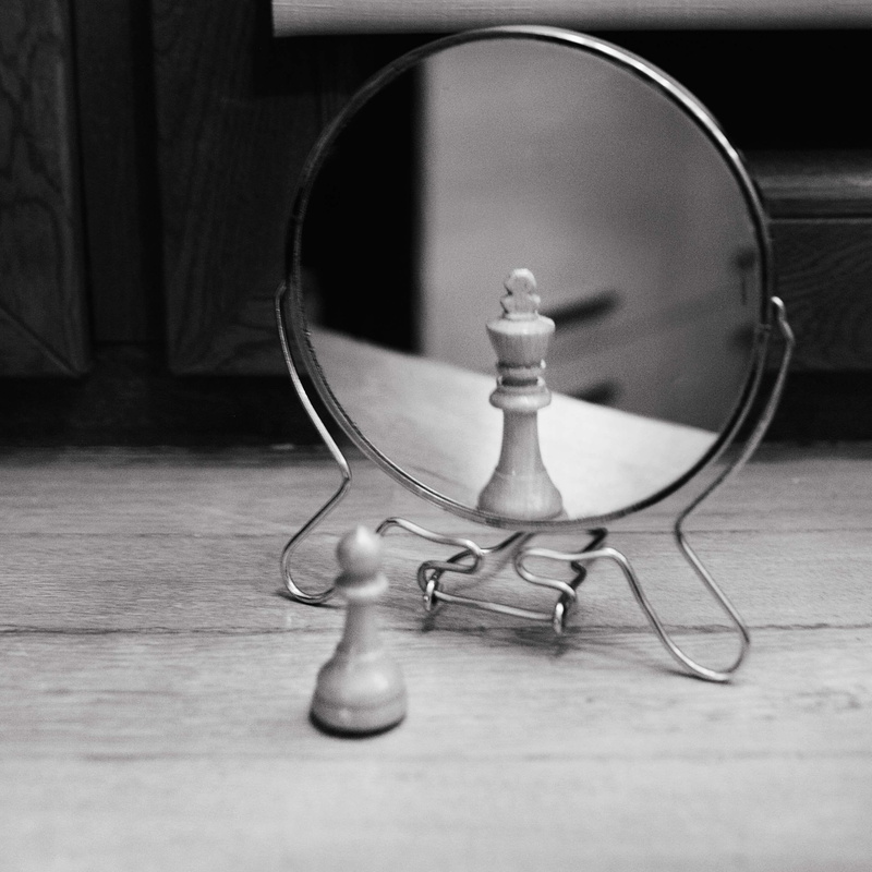 wood - material, circle, relaxation, leisure games, focus on foreground, reflection, no people, 2K, king, hope, table, still life, indoors, metal, pawn