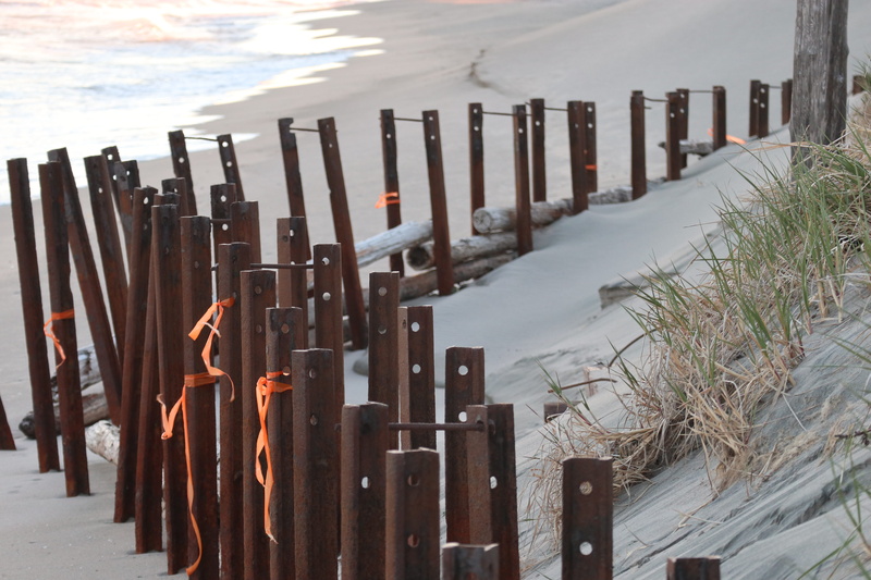 wooden post, pole, near, architecture, domino, barrier, no people, beach, brown, lumber, canada, newfoundland, post, 5K, fence, waterfront, rust, hardwood