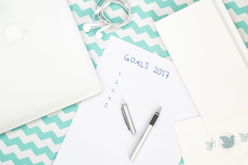 stationery, new year 2017, note, still life, ballpoint pen, good resolutions, copy space, leaf, goals, paper, note pad, target, studio shot, text, 5K