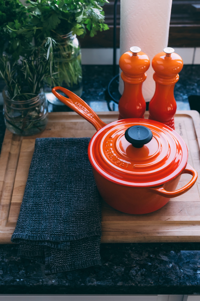 food, pottery, healthy eating, orange color, 5K, meal, red, indoors, table, cookware, shaker, nature, still life, plant, salt and pepper shaker, dish