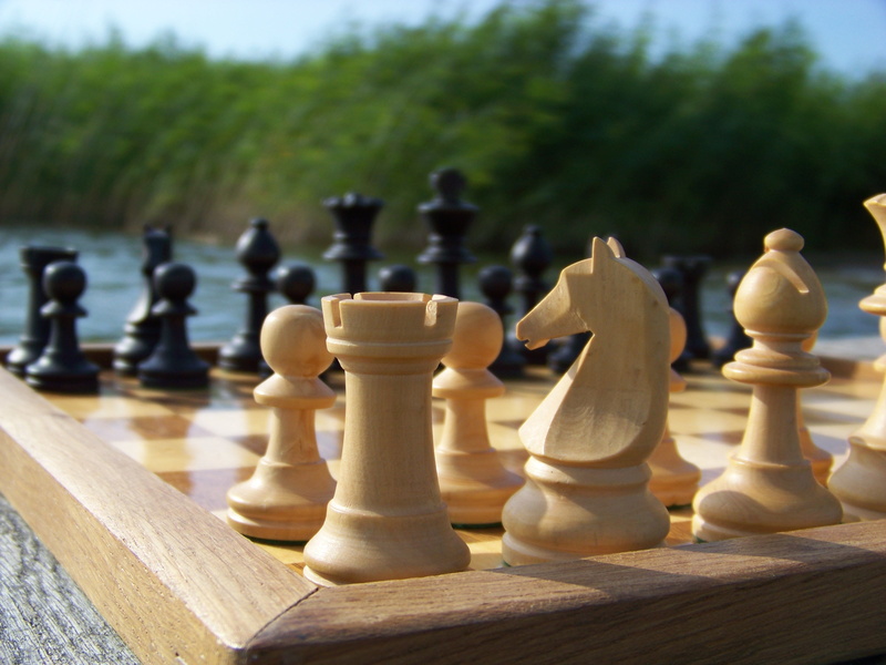 knight - chess piece, board game, photography, game, chess piece, queen - chess piece, king - chess piece, leisure games, bokeh, no people, competition