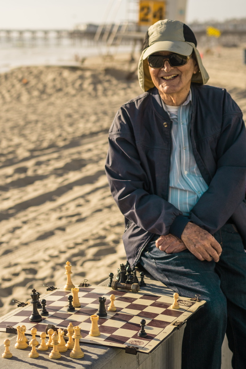 Chess, strategy, fashion, game, one senior man only, Game, glasses, 2K, real people, caucasian Ethnicity, beach, sunglasses, adults only, Wisdom, three quarter length