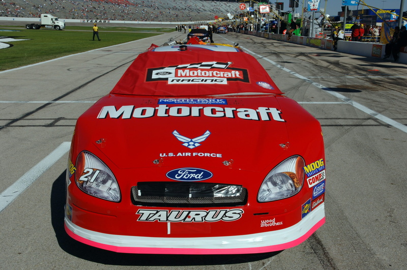 motor vehicle, communication, incidental people, Auto Racing, text, speed, motorsports, racer, team, day, land vehicle, safety, speedway, racing, transportation