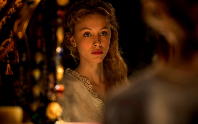 2K, indoors, selective focus, hair, headshot, untold, Movies, sarah gadon, beautiful woman, contemplation, Hollywood Movies, hollywood, holiday, front view