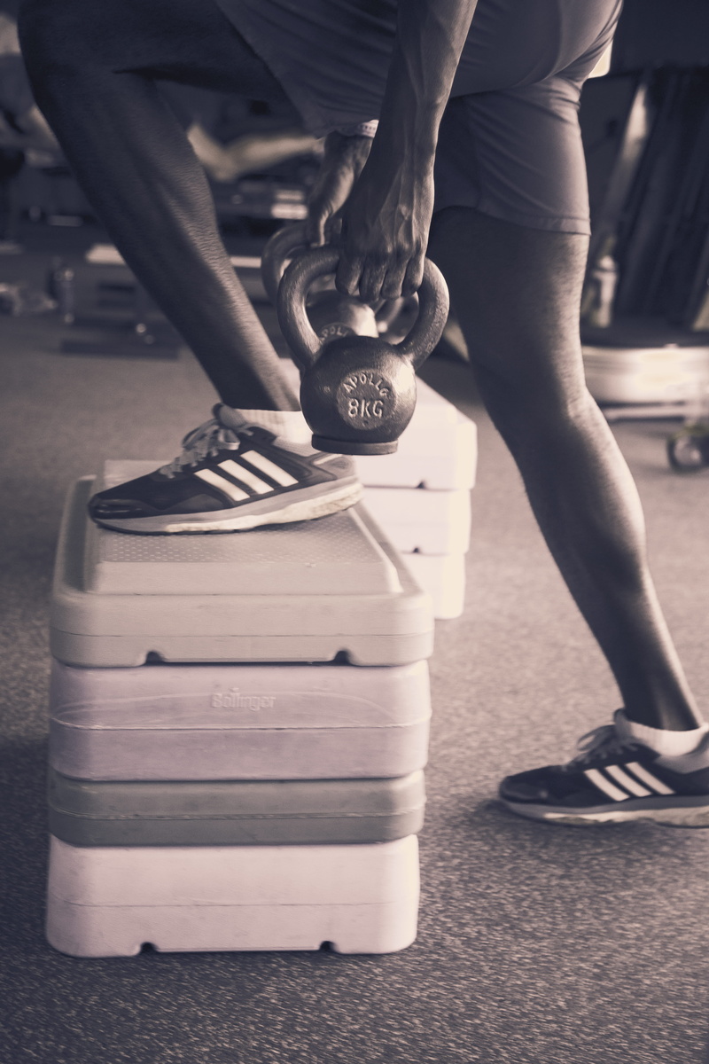kg, shoe, weight, dumbbell, human limb, sneakers, human leg, human body part, low section, sport, day, person, exercising, real people, 5K, lifestyles