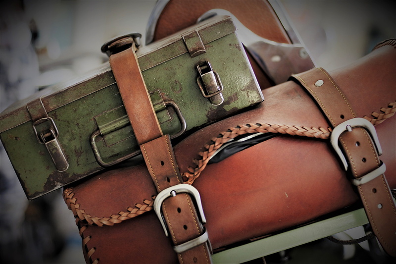 honda vtx, 5K, no people, luggage, the past, belt, personal accessory, metal, suitcase, antique, bag, brown, honda, honda vtx1800r, close-up, old, indoors