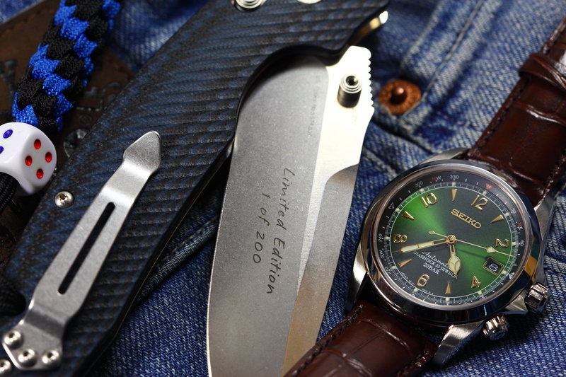 clock, leather, high angle view, time, indoors, colored, focus on foreground, knife, day, still life, silver, table, analog, wristwatch, green, fashion