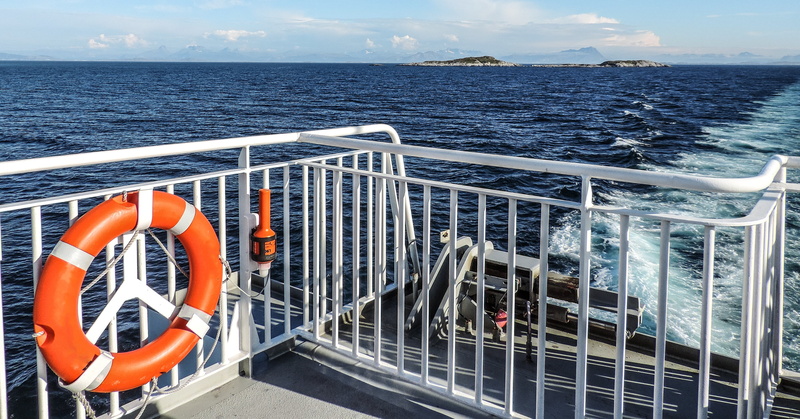 life belt, mode of transportation, transportation, 4K, sunlight, sea, horizon over water, nautical Vessel, horizon, equipment, no people, rescue, outdoors