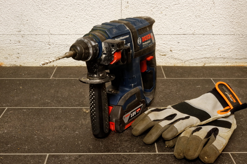 day, electric tool, occupational safety and health, control, 2K, wall, close-up, gloves, machine, sunlight, footpath, fire hose, architecture, protection