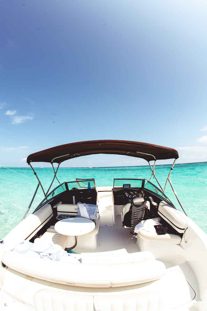 green, charter, turquoise colored, holiday, vacation, horizon over water, beach, trip, luxury, no people, ocean, vacations, blue, sunlight, cobalt, 4K