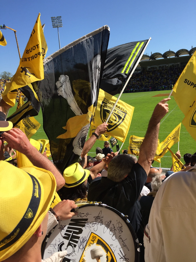 men, sky, spectator, hand, tribune, people, sector fan, game, sport, human body part, 2K, suporrters, rugby, clothing, day, protest, rochelle la, group of people