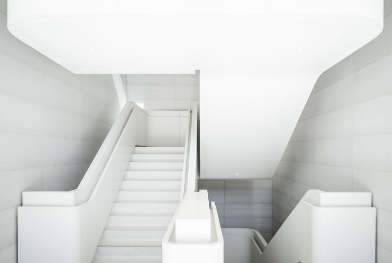 empty, light - natural phenomenon, stairs, wall - building feature, home showcase interior, built structure, pattern, indoors, simplicity, clean, apple park