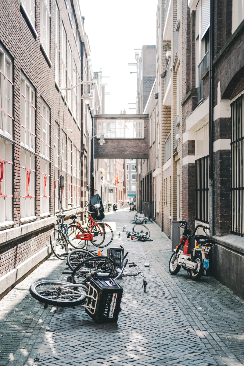 lying down, outdoors, bridge, old, motorbike, city Life, amsterdam, jorikkleen, netherlands, 5K, cityscape, town, people, urban, bicycles, unsplash, marckleen