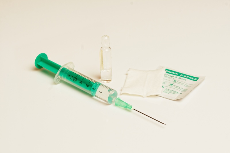 medical, to disinfect, healthcare and medicine, cut out, injecting, indoors, swab, sharp, medicine, care, green, science, studio shot, hygiene, white background