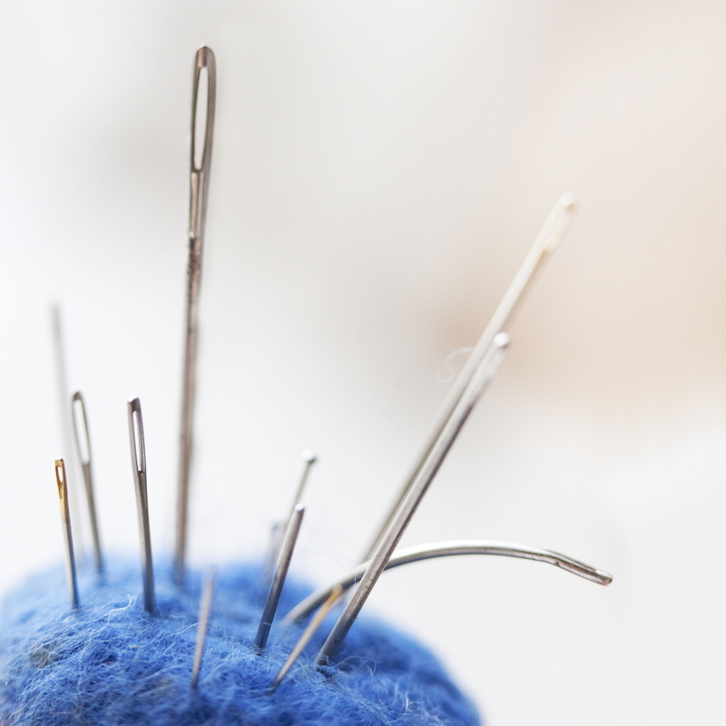 blue, photo, closed, vibrant color, belief, brush, spirituality, useful, yarn, thread, focus on foreground, crafts, embroidery needle, needle, naainaald