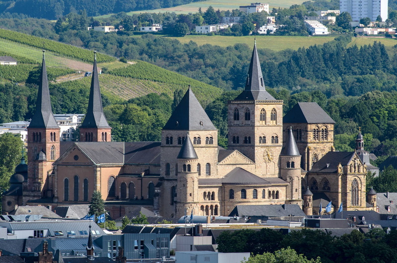 plant, cathedral, building, place of worship, tower, building exterior, landmark, sightseeing, the past, church, religion, stone, spire, tree, architecture