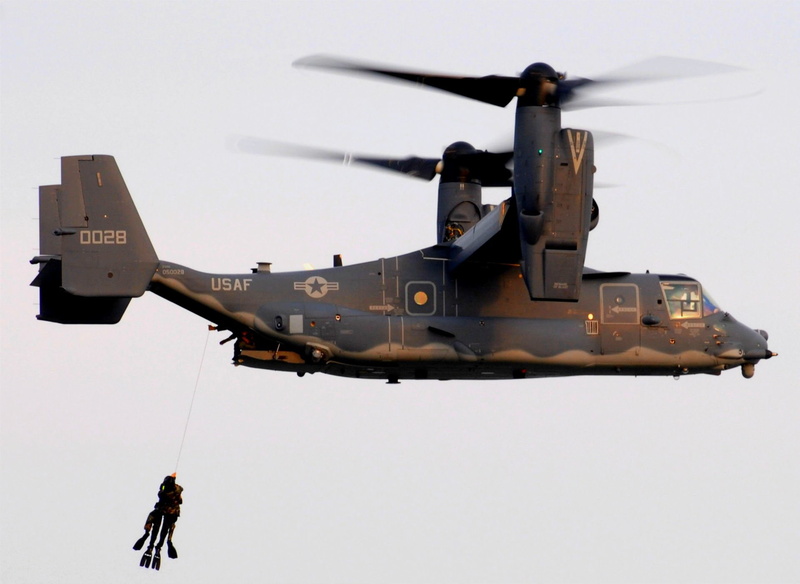 side view, Helicopter, plane, two people, government, unrecognizable person, army, mode of transportation, 1080P, Military, air force, air vehicle, nature