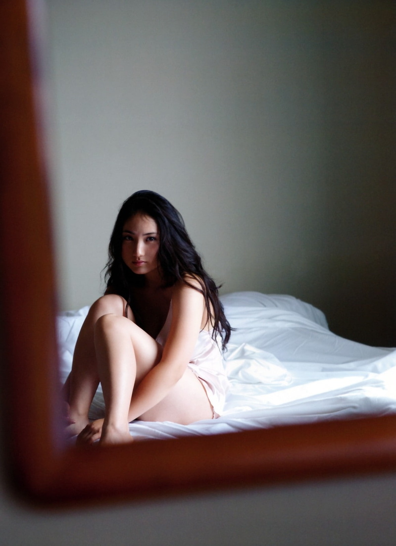 long hair, hairstyle, Asian, cozy, women, one person, indoors, Saaya Irie, adult, brown hair, beautiful woman, bedroom, beauty, relaxation, beautiful people